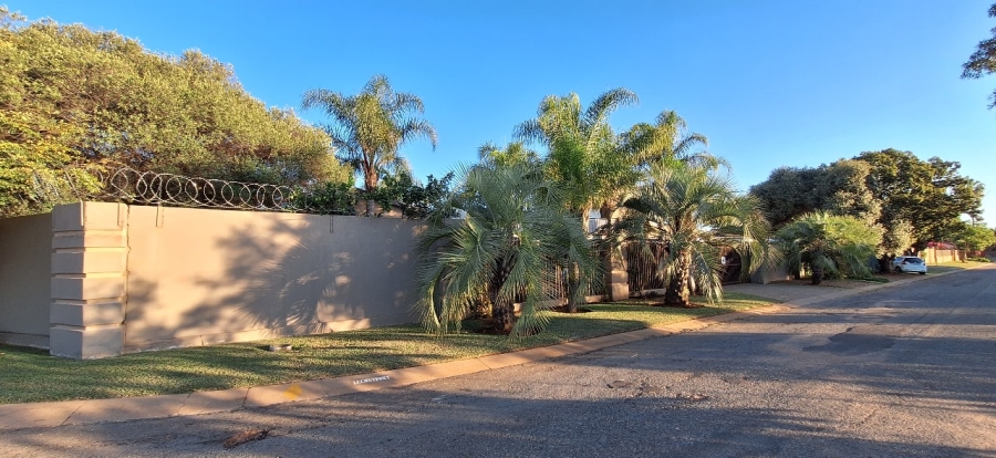 3 Bedroom Property for Sale in Ifafi North West